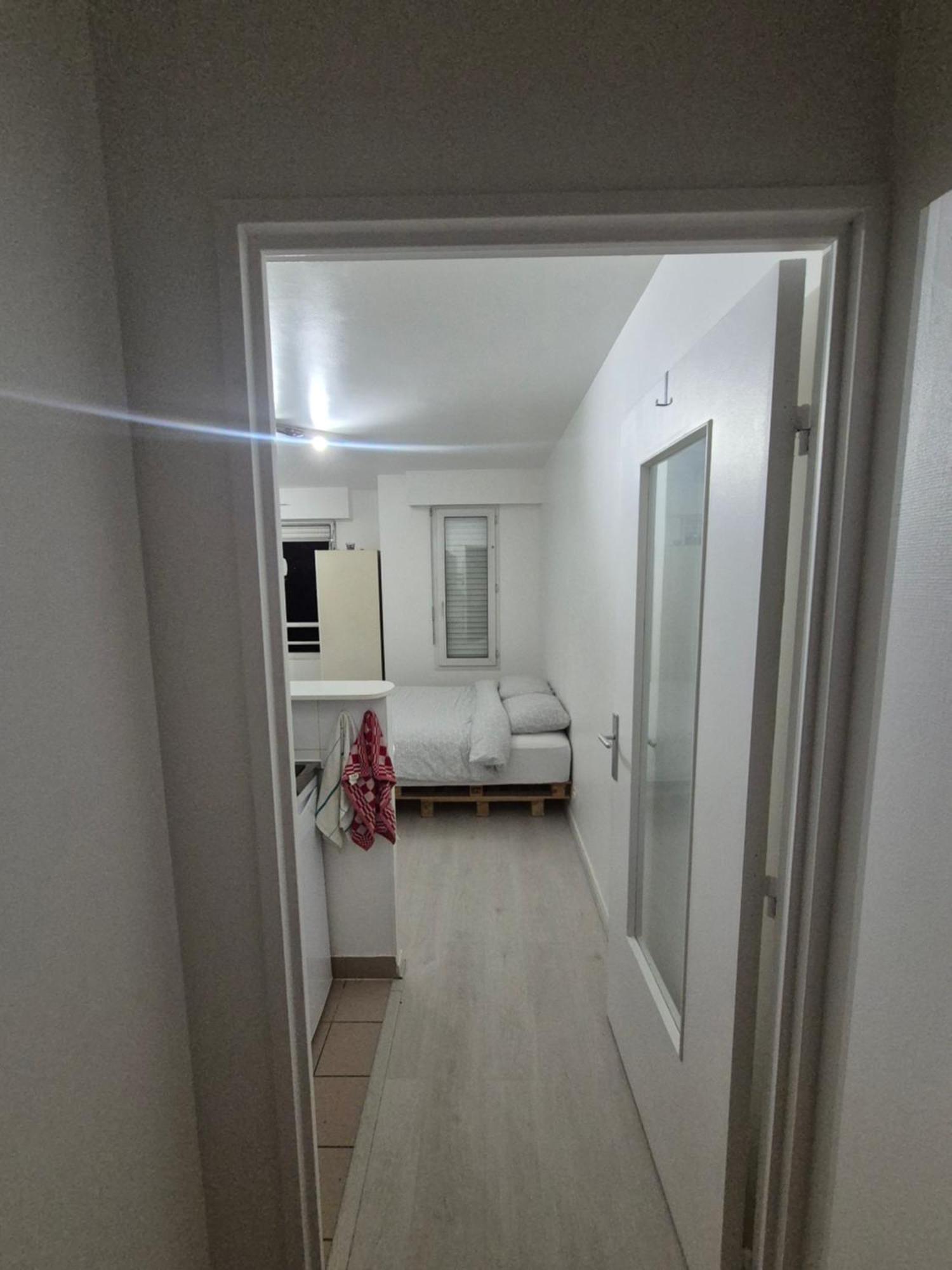 Studio A Suresnes Rom bilde